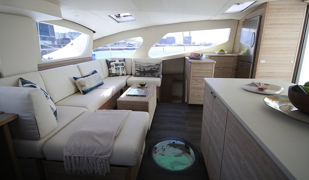 3 CABINS / 3 HEADS VERSION with owner’s suite