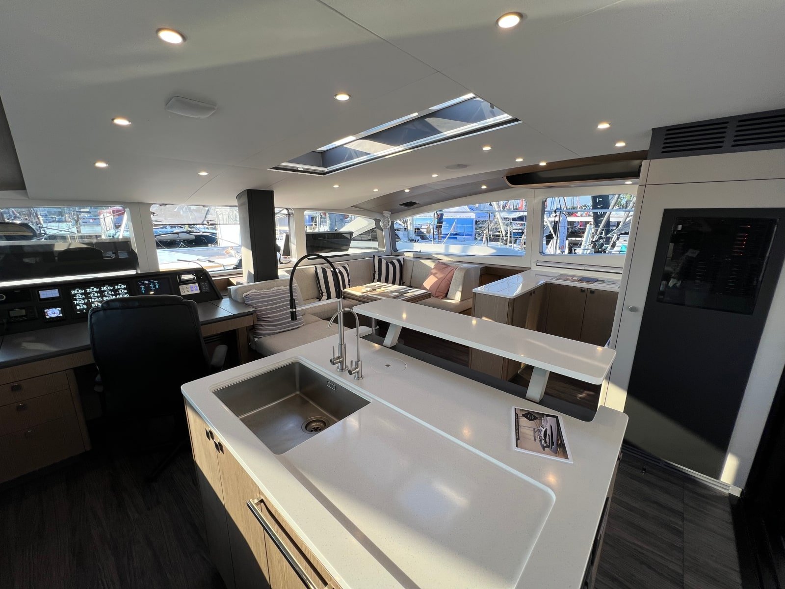 SIXTY SOLAR SAIL Exterior