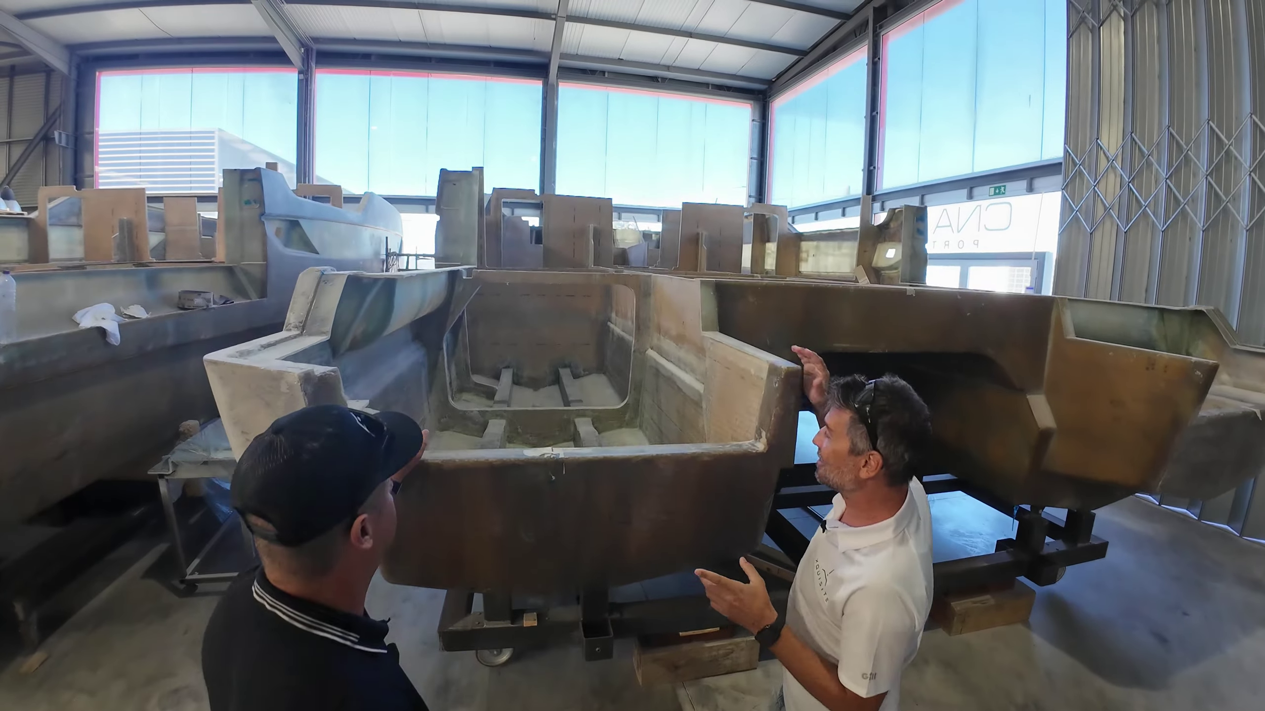 XQUISITE 40 POWERCAT