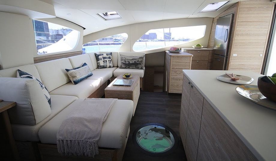 3 CABINS / 3 HEADS VERSION with owner’s suite