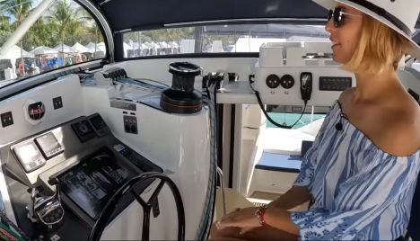 X5 Plus - Helm Station